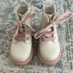 Cat & Jack Faux Leather Ivory & Dusty Pink Boots - Toddler Size 6.